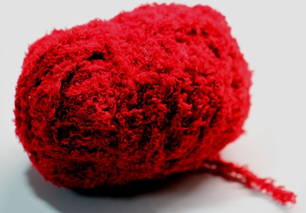 Wolle Viva Kuschelgarn 42 g 100 % Polyester Farbe rot Rest